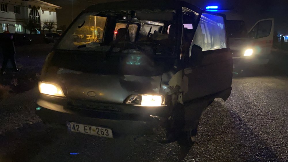 Yolun karşısına geçmek isterken minibüsün çarpmasıyla öldü