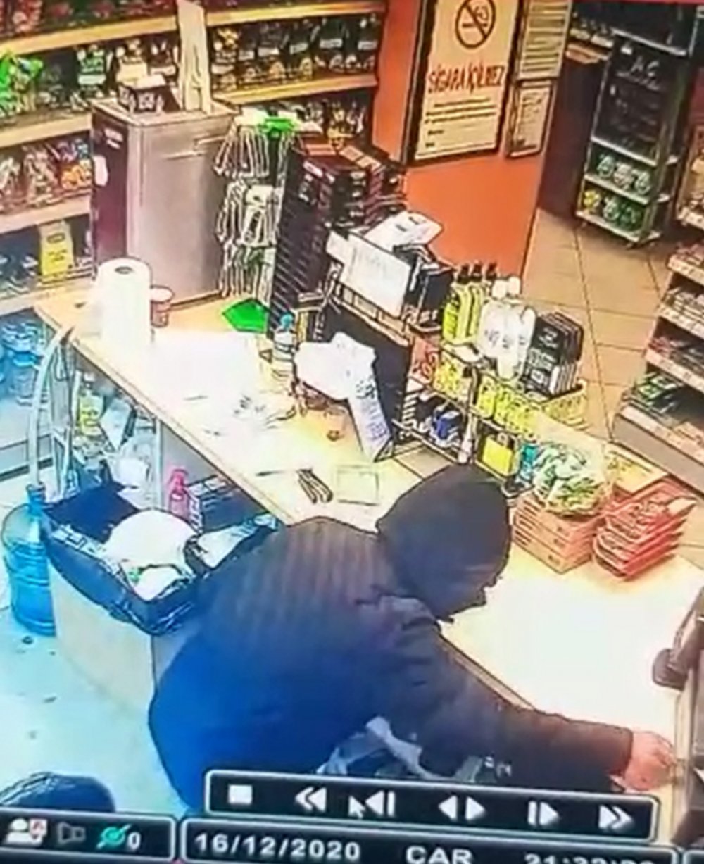 Akaryakıt istasyonuna giren hırsız güvenlik kameralarından tespit edilerek yakalandı