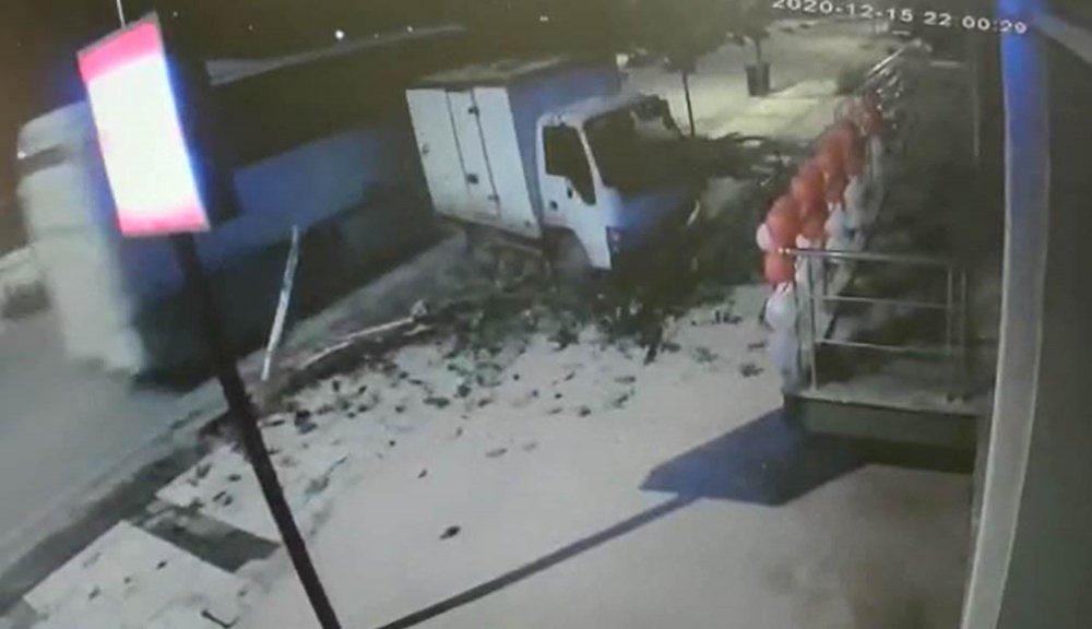 Denizli'de freni boşalan otobüs 5 araca çarptı; o anlar kamerada