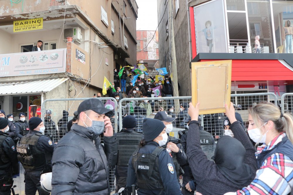 Şırnaklı kadınlardan 'Kahrolsun PKK, sloganı
