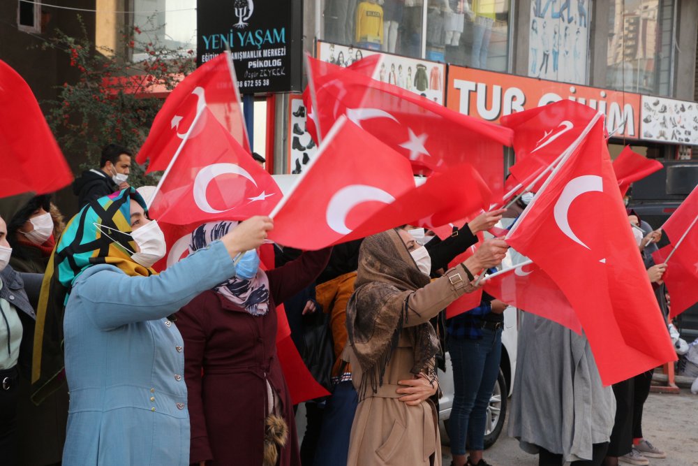 Şırnaklı kadınlardan 'Kahrolsun PKK, sloganı