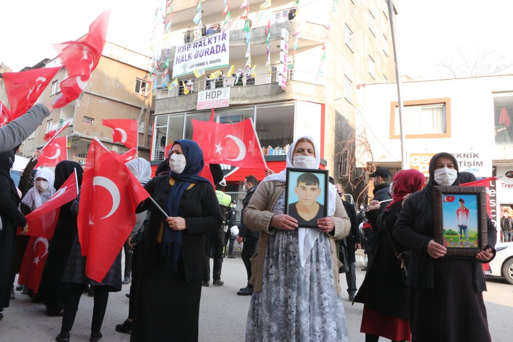 Şırnaklı kadınlardan 'Kahrolsun PKK, sloganı