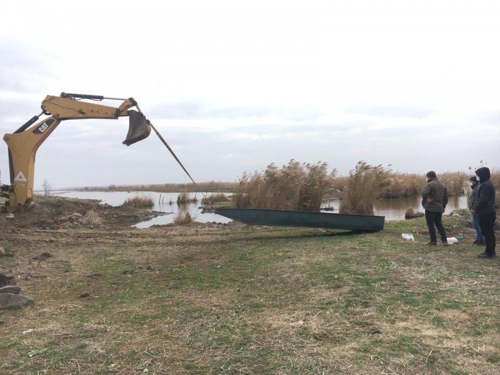 Yerleri 'drone' ile belirlenen kayıklara el konuldu