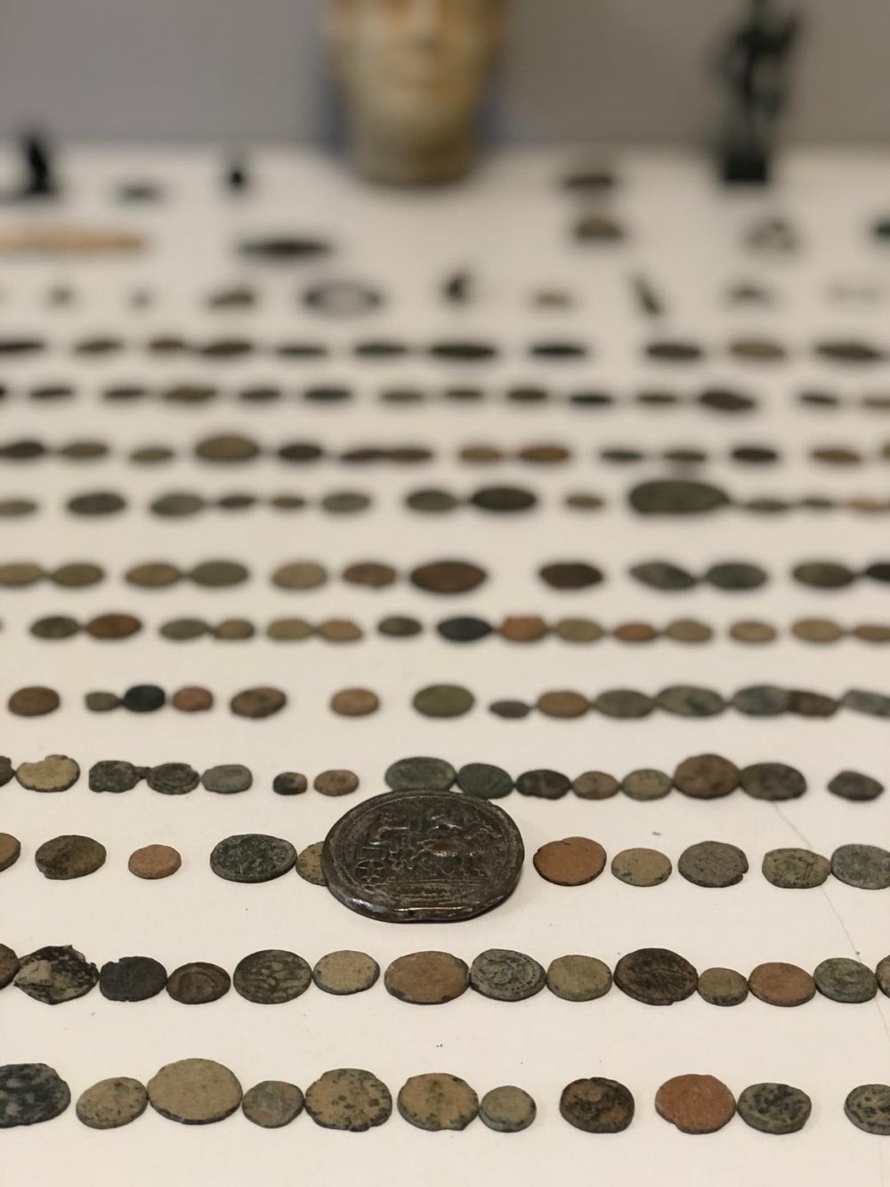 1053 parça tarihi eser ile yakalanan 3 kişiye gözaltı