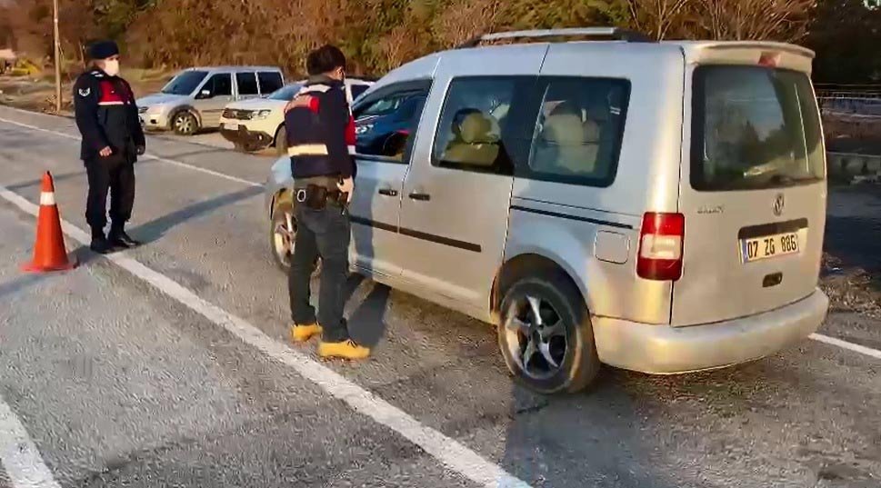 1053 parça tarihi eser ile yakalanan 3 kişiye gözaltı