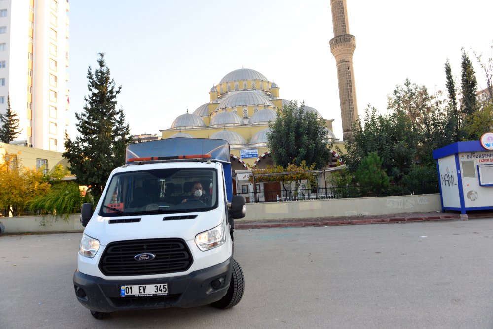 8 kilometre takip edip, kamyonetten 21 bin lirayı çaldılar