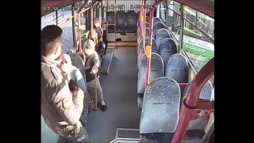 80 yaşındaki kadın yasağa rağmen bindiği halk otobüsünden inmemek için direndi