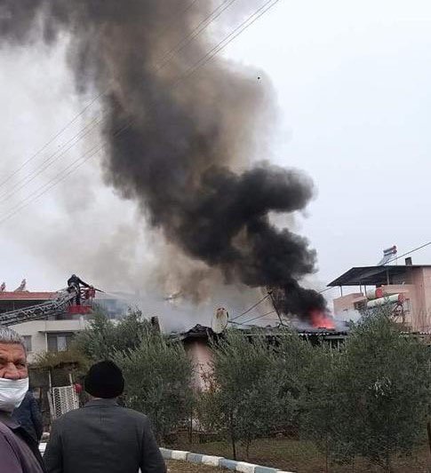 Felçli yaşlı adam, evde çıkan yangında yaşamını yitirdi
