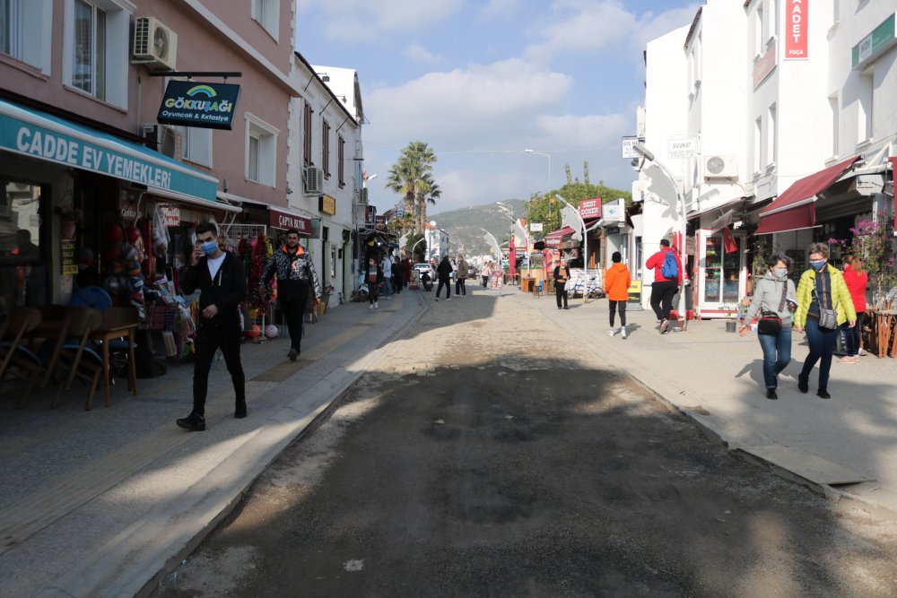 Foça'yı ikiye bölen 'kara taş' için karar verildi