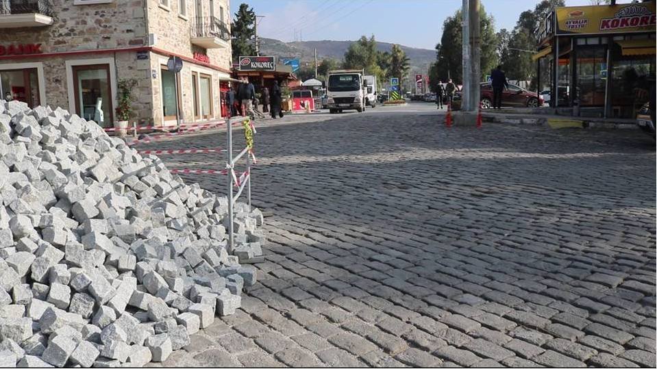 Foça'yı ikiye bölen 'kara taş' için karar verildi