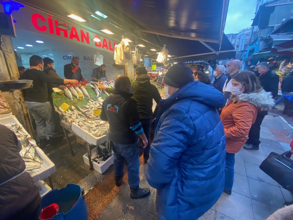 Kadıköy'de vatandaşların kısıtlama hazırlığı