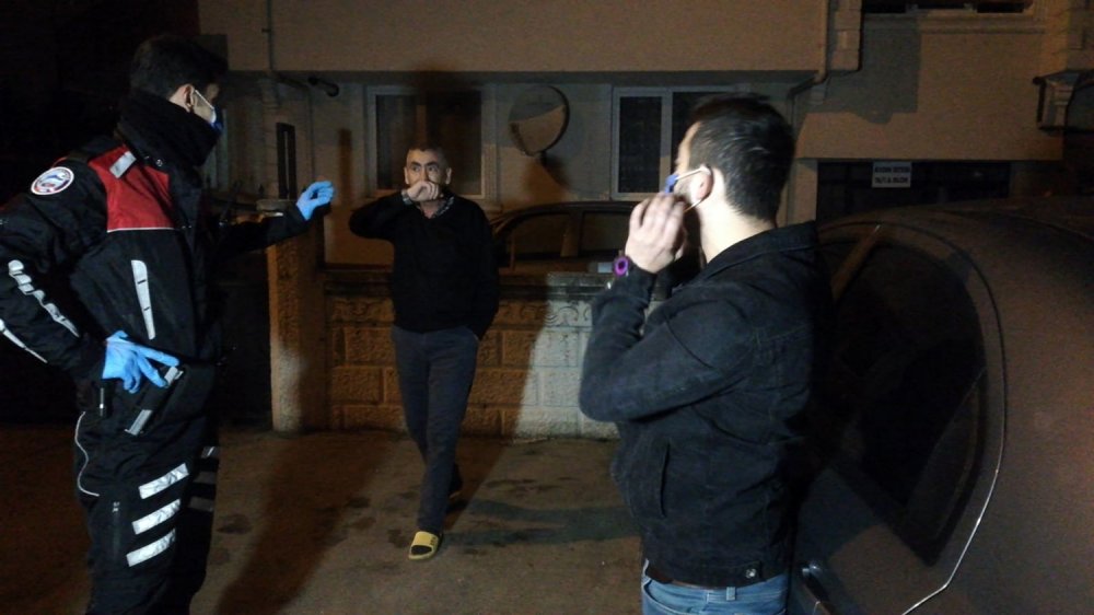 Kısıtlamada polisten kaçtı, diyaloglar gülümsetti