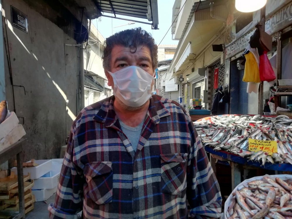 Kısıtlamadan muaf tutulan balıkçılar müşterilerini bekliyor