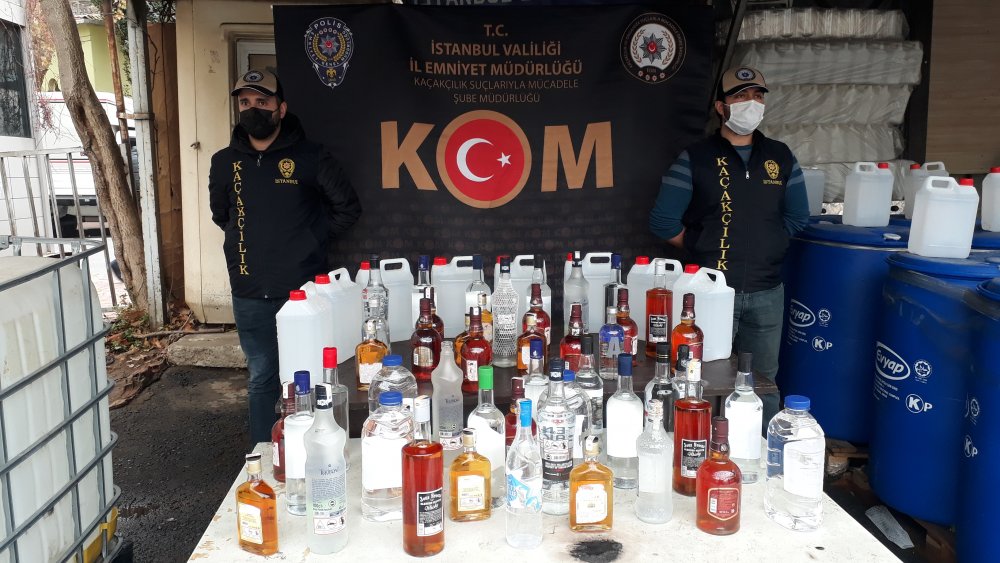 Operasyonlarda ele geçirilen 6 ton sahte içki sergilendi