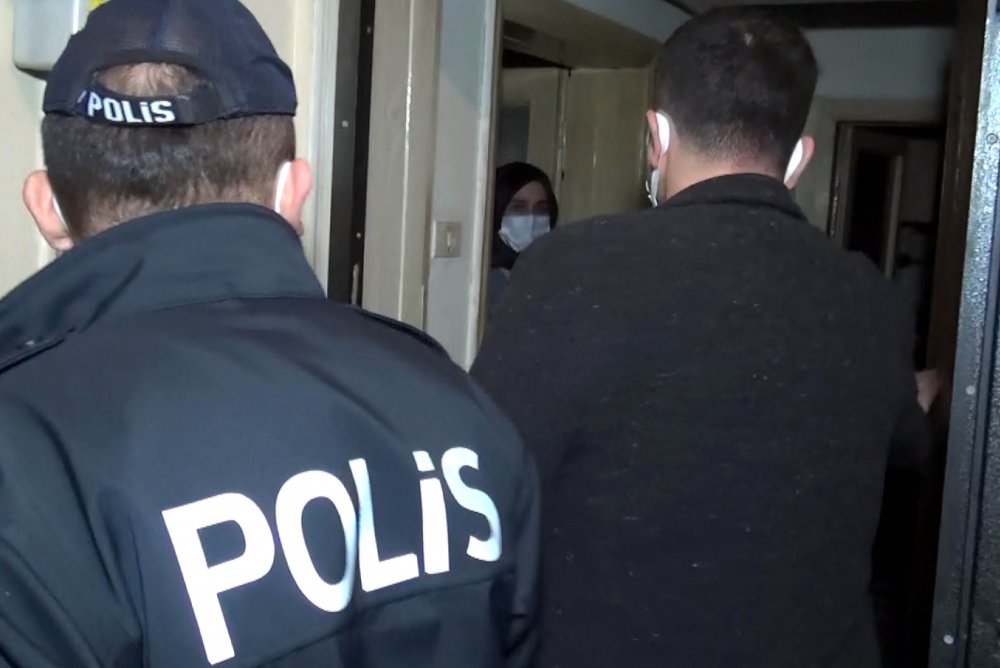 Ağabeyleriyle tartışınca pencereden yandaki boş daireye geçen kadını polis kurtardı