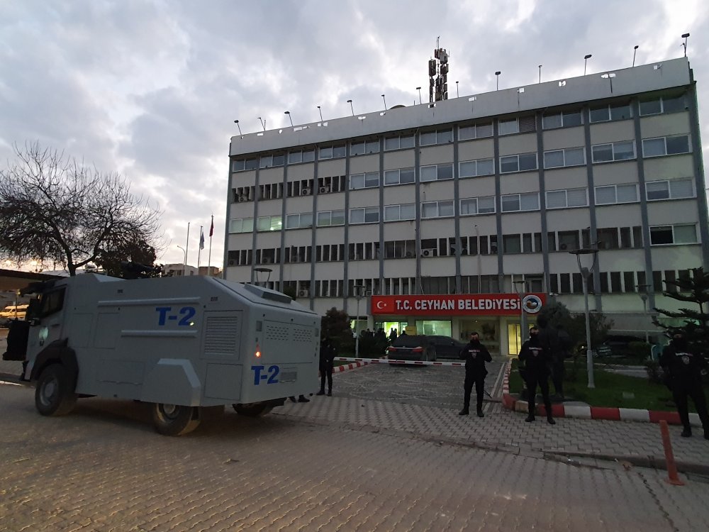 Ceyhan Belediyesi'ne ‘usulsüzlük’ operasyonunda detaylar ortaya çıkıyor; rüşvet karşılığı iskan vermişler