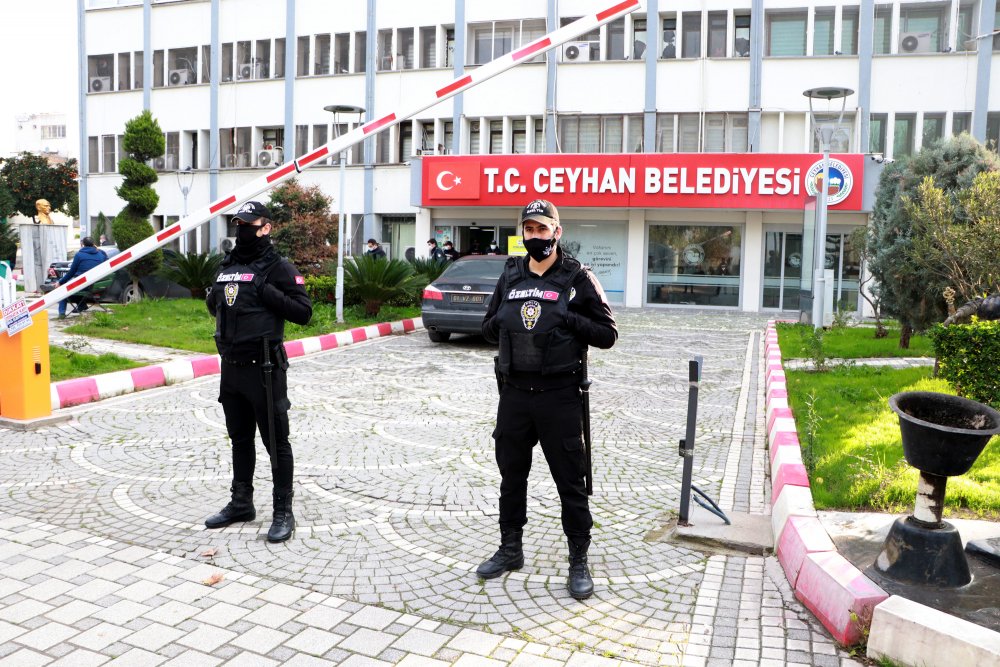 Ceyhan Belediyesi'ne ‘usulsüzlük’ operasyonunda detaylar ortaya çıkıyor; rüşvet karşılığı iskan vermişler