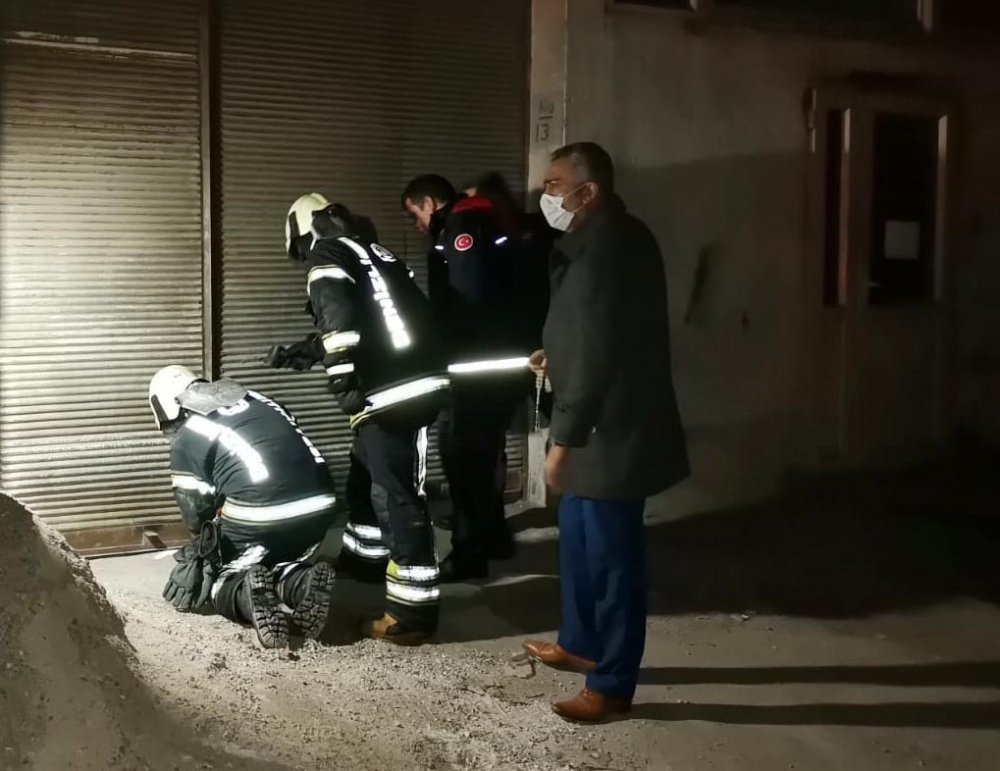 Darbeden sevgilisinden kaçıp sığındığı eski eşinin alıkoyduğu kadını polisler kurtardı