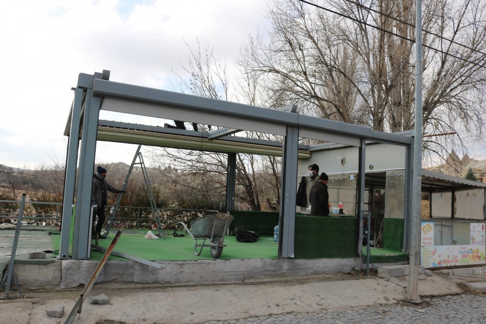 Kapadokya'da kaçak 4 yapı daha yıkıldı