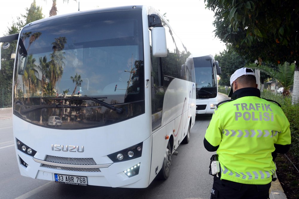Mersin İl Emniyeti Müdürlüğü'nden 'Evde Kal' klibi 