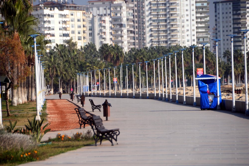 Mersin İl Emniyeti Müdürlüğü'nden 'Evde Kal' klibi 