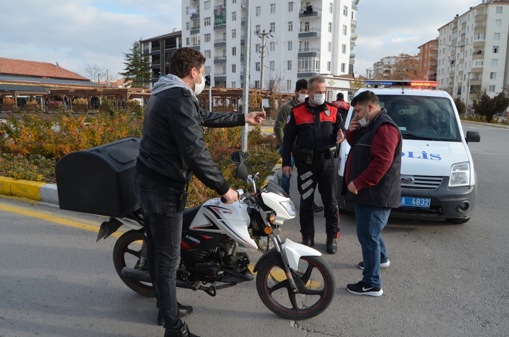 Motosikleti yüksek ses çıkaran kuryeye 1500 TL ceza