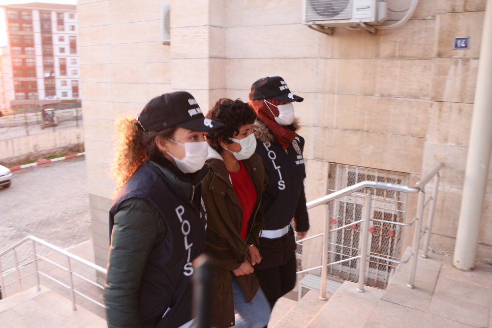 Şırnak'ta şehit ailelerin eylemine taşlı saldırıda bulunan kadın tutuklandı