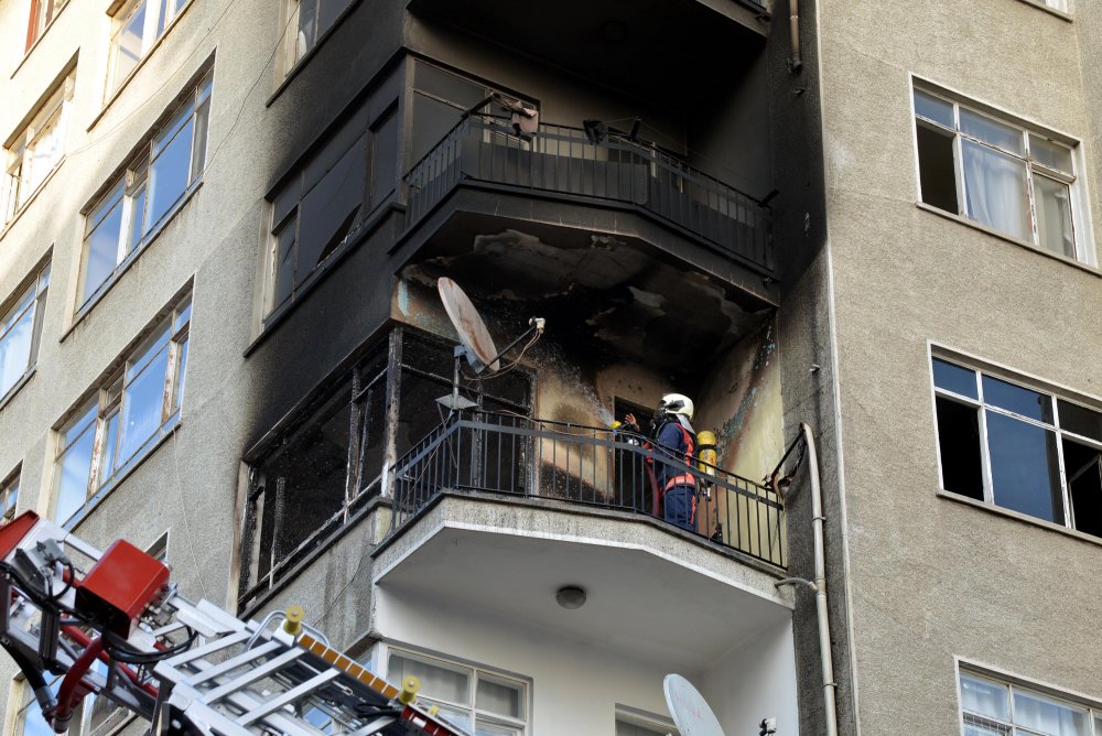 Ankara'da 9 katlı binada yangın