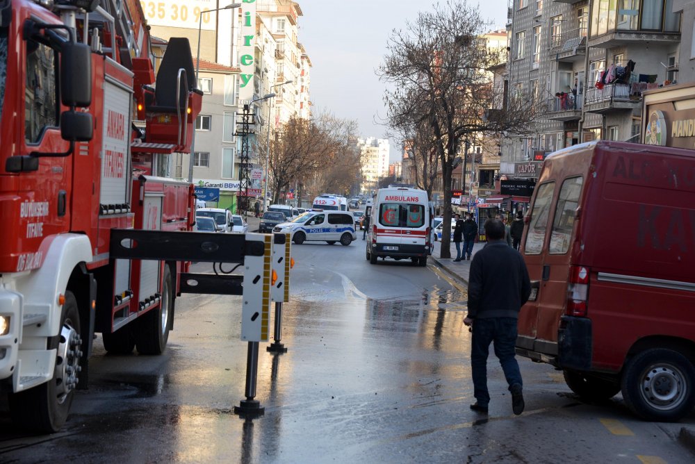 Ankara'da 9 katlı binada yangın