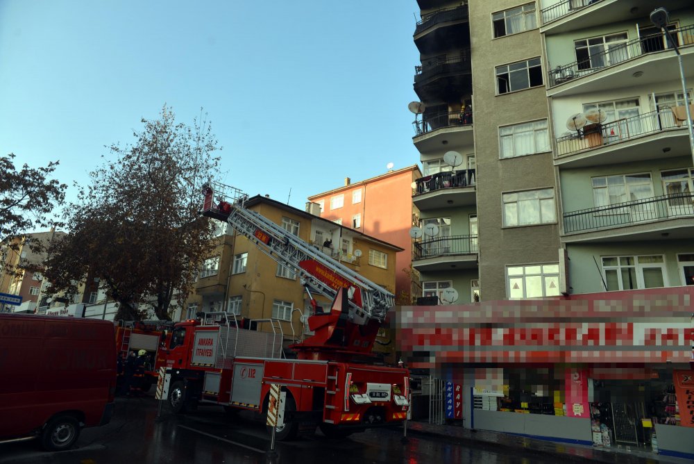 Ankara'da 9 katlı binada yangın