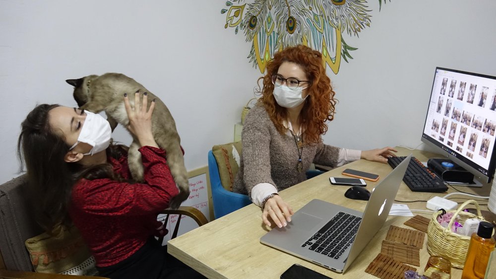 Beste, hastalığı ile mücadelesini 'Kanserle Dans' filmiyle anlattı