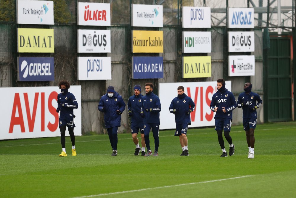 Fenerbahçe, Başakşehir maçının hazırlıklarına ara vermeden başladı