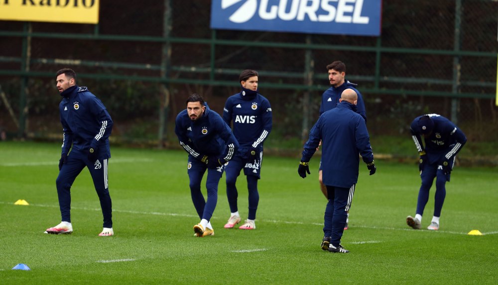 Fenerbahçe, Başakşehir maçının hazırlıklarına ara vermeden başladı