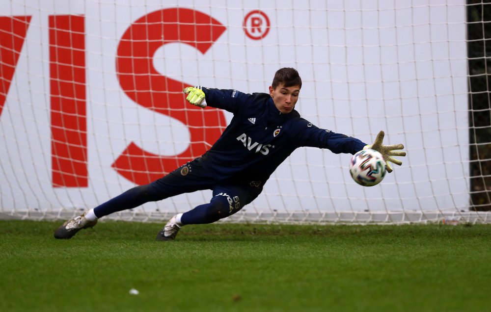 Fenerbahçe, Başakşehir maçının hazırlıklarına ara vermeden başladı