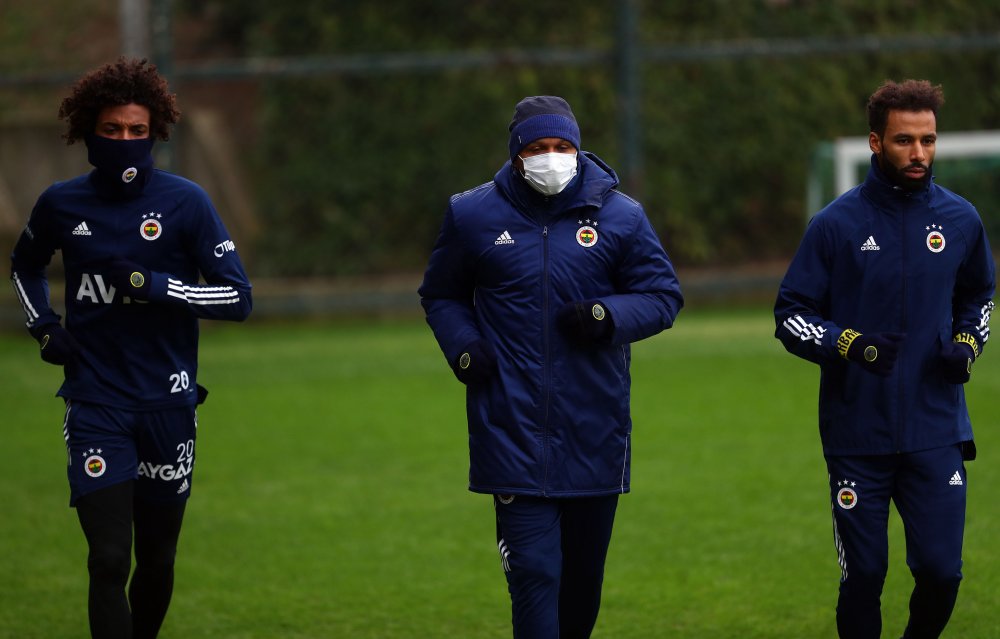 Fenerbahçe, Başakşehir maçının hazırlıklarına ara vermeden başladı