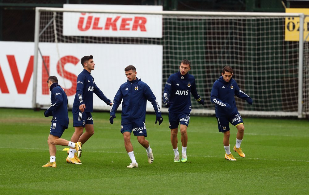 Fenerbahçe, Başakşehir maçının hazırlıklarına ara vermeden başladı