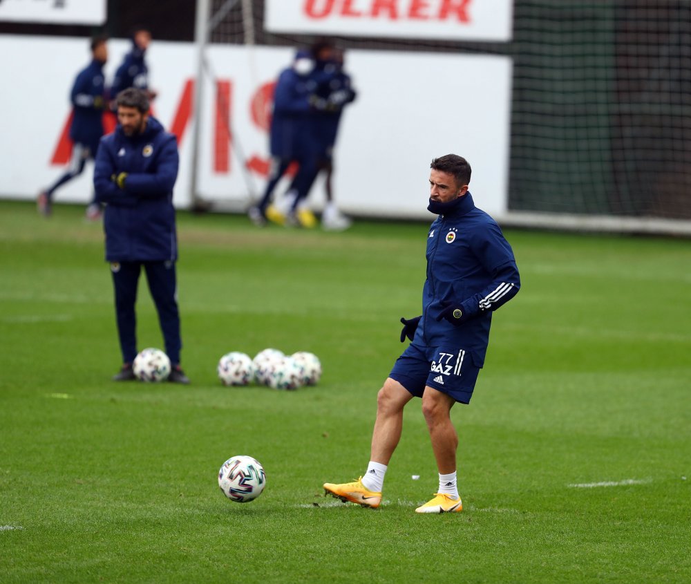 Fenerbahçe, Başakşehir maçının hazırlıklarına ara vermeden başladı