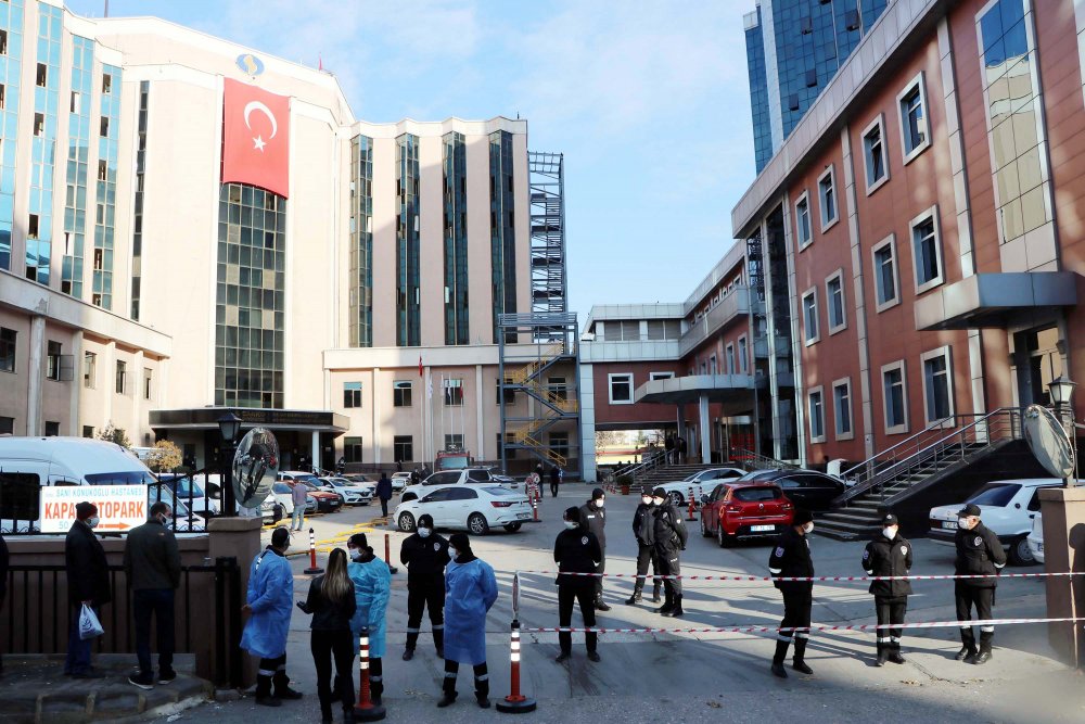 Gaziantep'teki hastane yangınında ölenlerin sayısı 11'e yükseldi