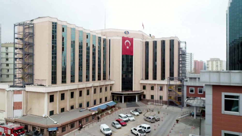Gaziantep'teki hastane yangınında ölenlerin sayısı 11'e yükseldi