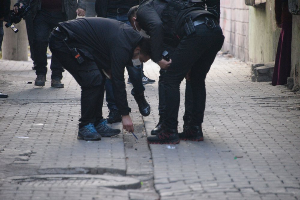 Gürültü iddiasıyla tartıştığı komşusunu tabancayla vurdu