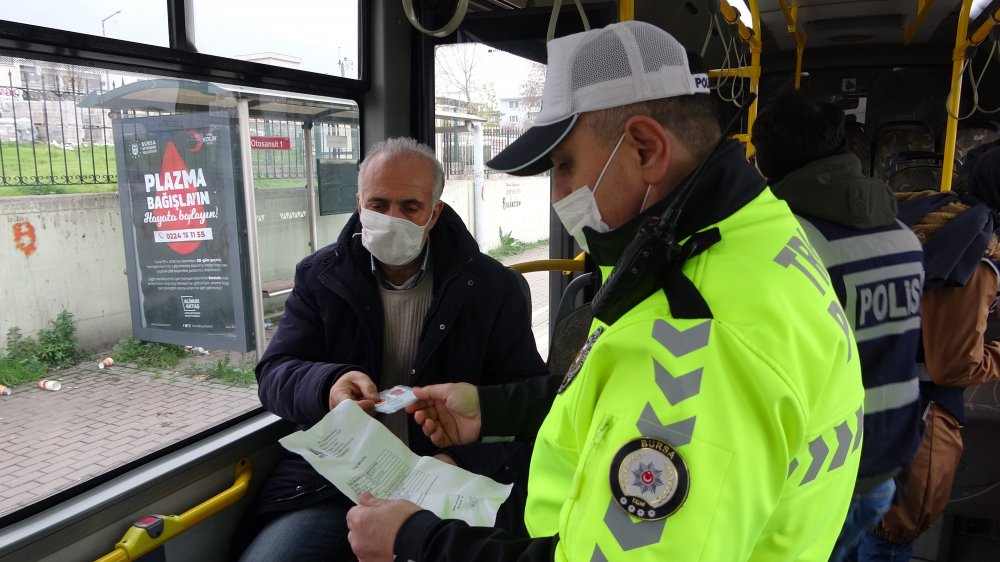 İzin belgesi soran polise 'WhatsApp' grubunu gösterdi, kısıtlama ihlalinden ceza yedi