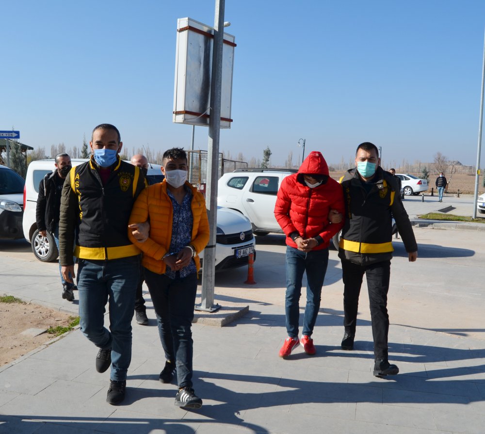 Kısıtlamayı ihlal edip, polisten otomobille kaçan şüpheli: Durmayı sevmiyoruz