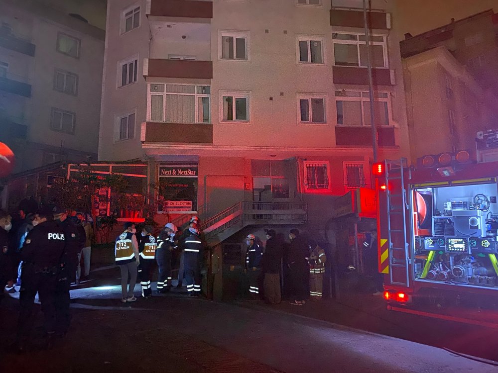 Maltepe'de trafo patladı, mahalle elektriksiz kaldı