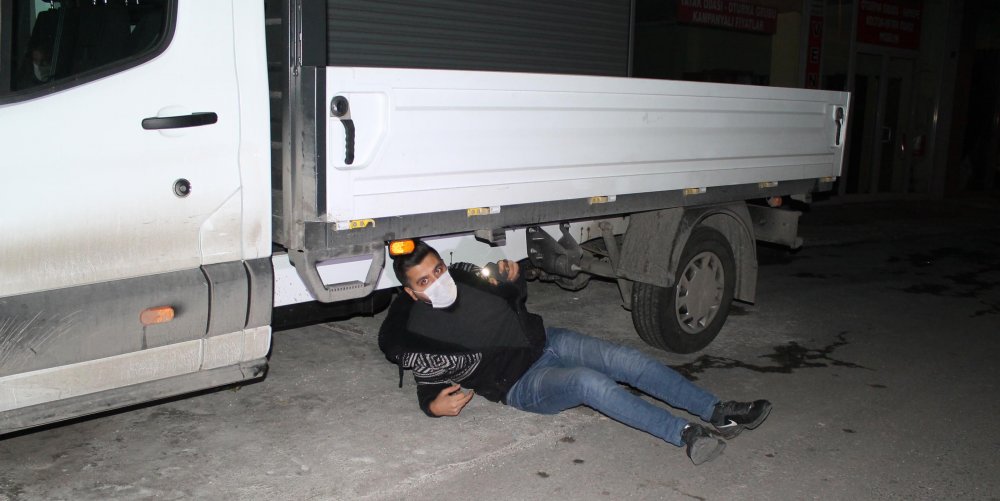 Polisin 'dur' ihtarına uymayan 2 şüpheli kovalamaca sonucu yakalandı