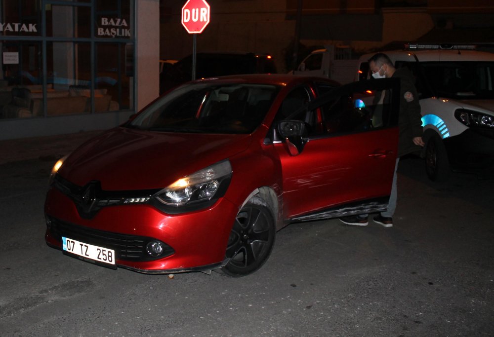 Polisin 'dur' ihtarına uymayan 2 şüpheli kovalamaca sonucu yakalandı