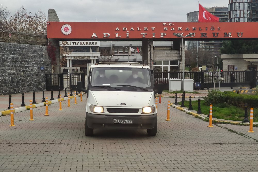 Senarist Alper Alpözgen’in cenazesi Adli Tıp Kurumu morgundan alındı