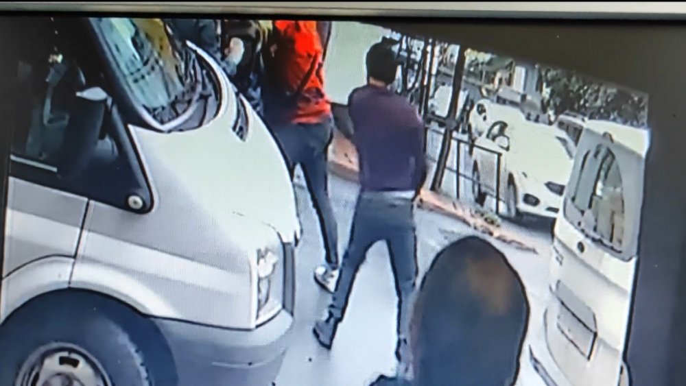 Şişli'de trafik tartışmasında silah çekildi; o anlar kamerada
