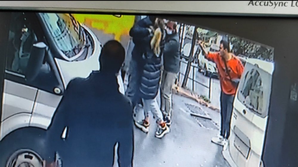 Şişli'de trafik tartışmasında silah çekildi; o anlar kamerada