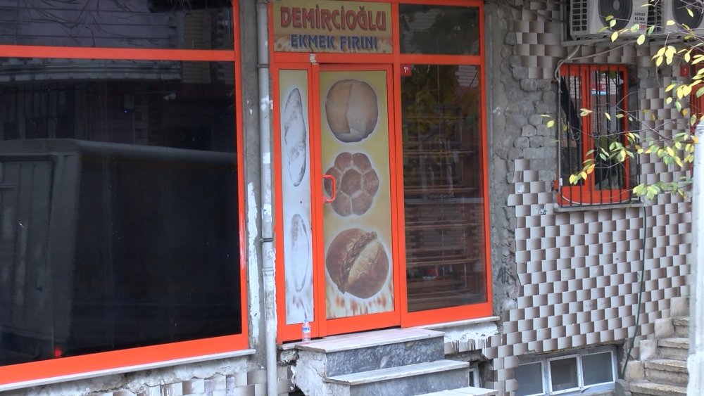 Sultangazi'de ekmek fırınında asansör halatı koptu: 1 ölü 1 yaralı