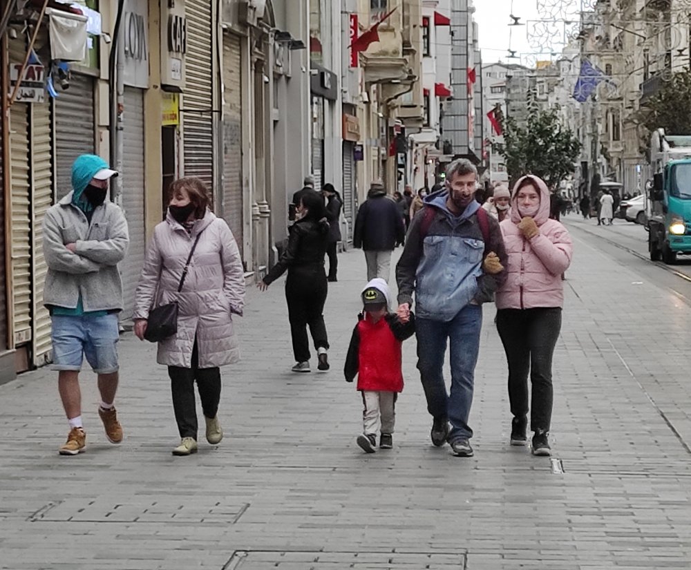 Taksim Meydanı ve İstiklal Caddesi'nde turist yoğunluğu